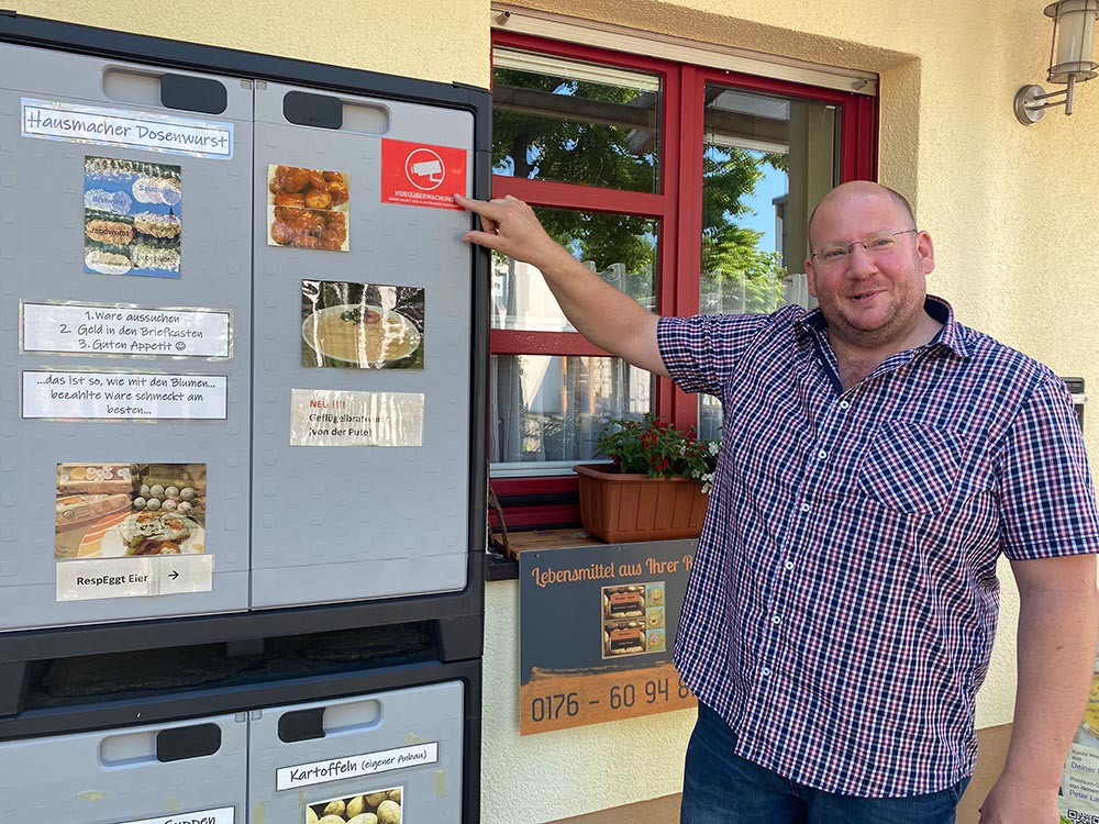 Jetzt ist die Kartoffelkiste von Bauer Vollbracht Krispien videoüberwacht. Foto: Simone Mager