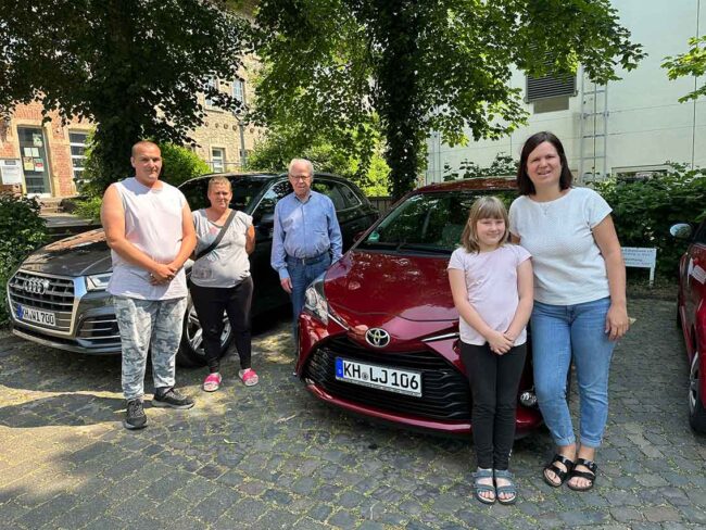 Fahrzeugübergabe an Lara. Foto: Förderverein Lützelsoon.