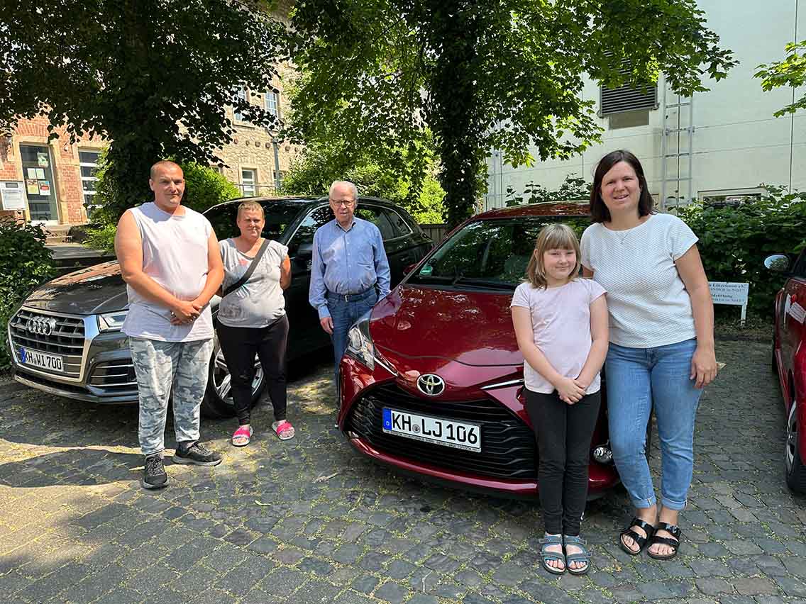 Fahrzeugübergabe an Lara. Foto: Förderverein Lützelsoon.