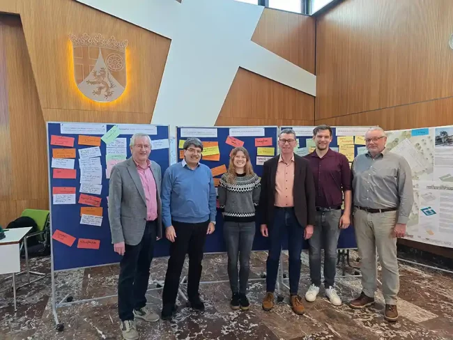 Rainer Lauf und Norbert Weißmann vom Regionalbündnis, Projektmanagerin Jenny Eckes, Eckard Jedicke und Jörn Schultheiß von der Hochschule Geisenheim und Marco Rohr vom Naturpark. Foto: Regionalbündnis