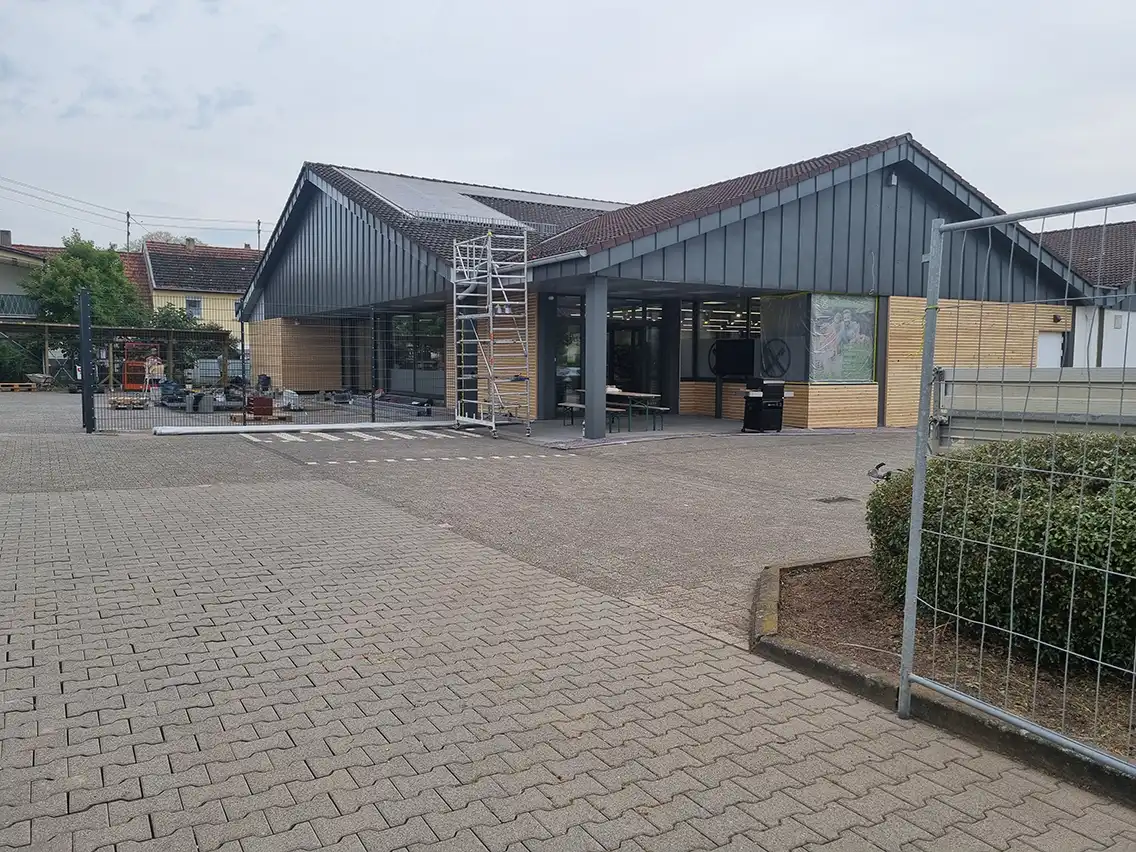 Gebäude des Raifeisen-Marktes am Johannisplatz in BAD SOBERNHEIM. Foto: Emil Kwiczorowski