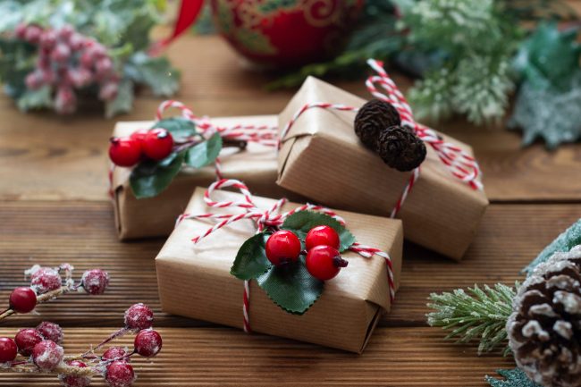 Weihnachtsgeschenk AdobeStock, Inga